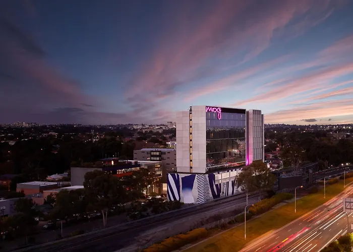 Moxy Sydney AirportAirport Hotel